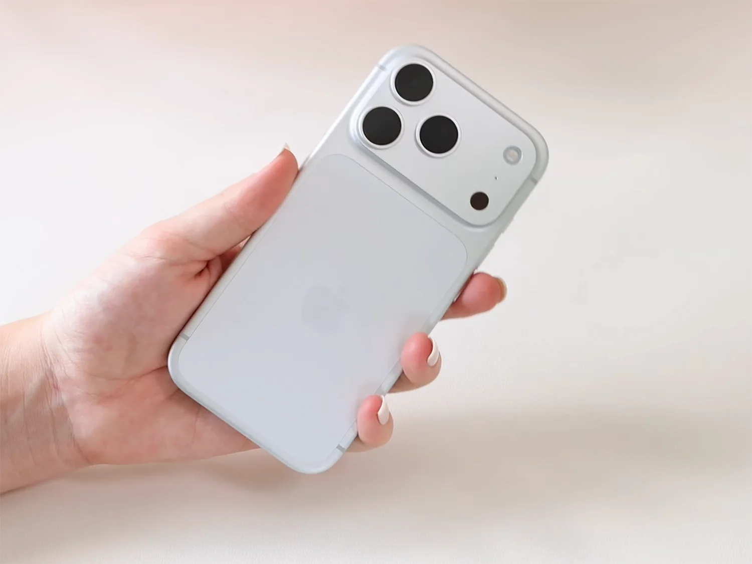 mo-hop-iphone-17-pro-mat-lung