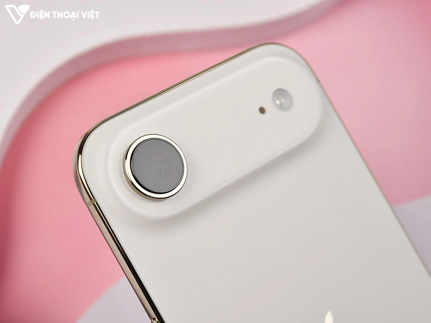 mo-hop-iphone-air-camera-sau