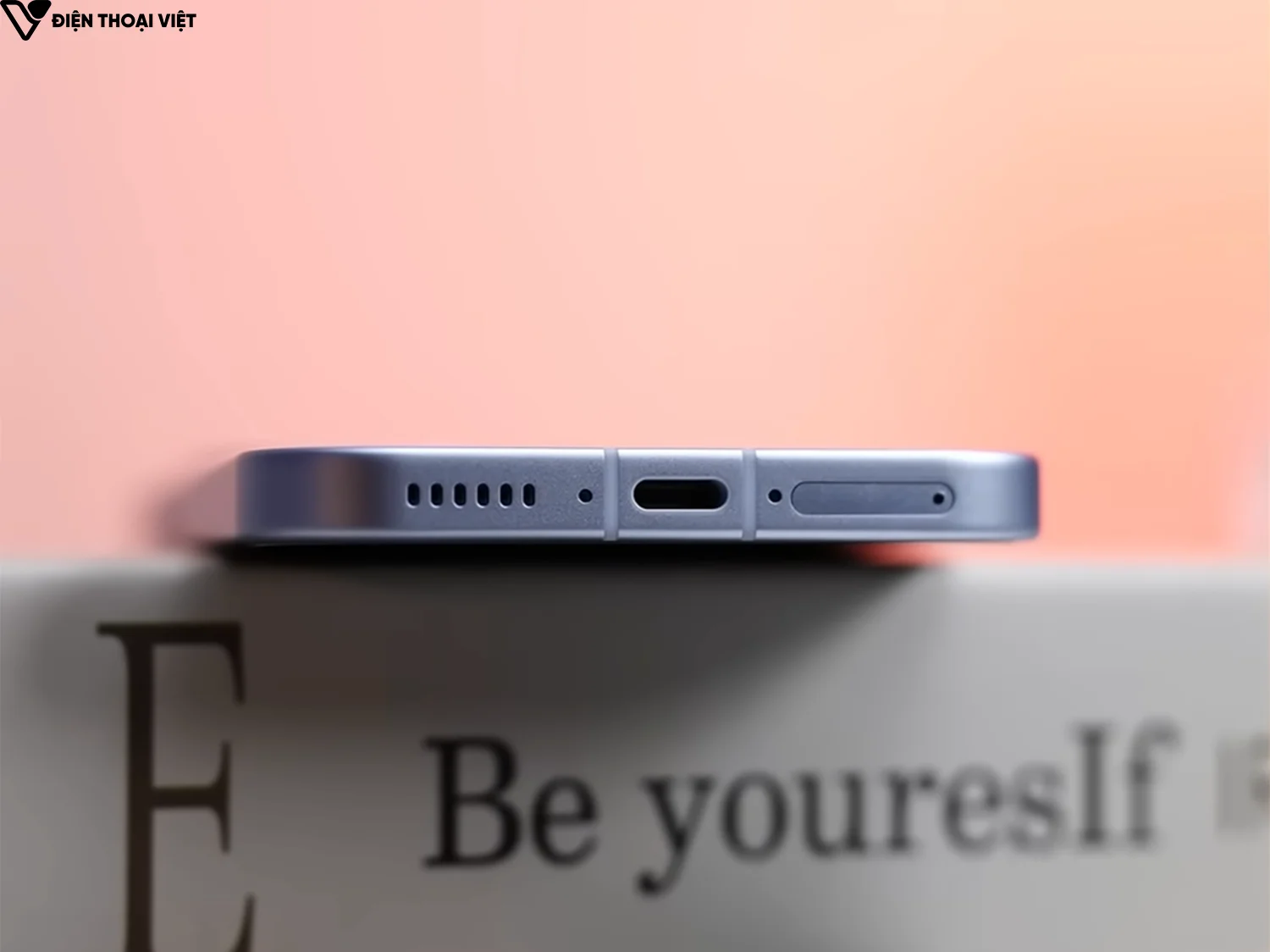 mo-hop-iqoo-15r-canh-duoi