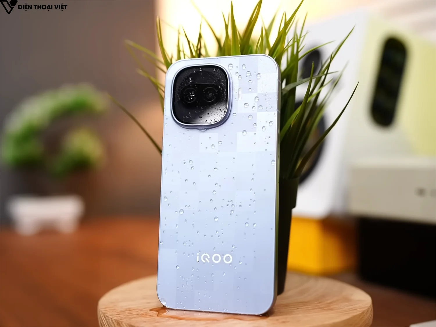 mo-hop-iqoo-15r-khang-nuoc