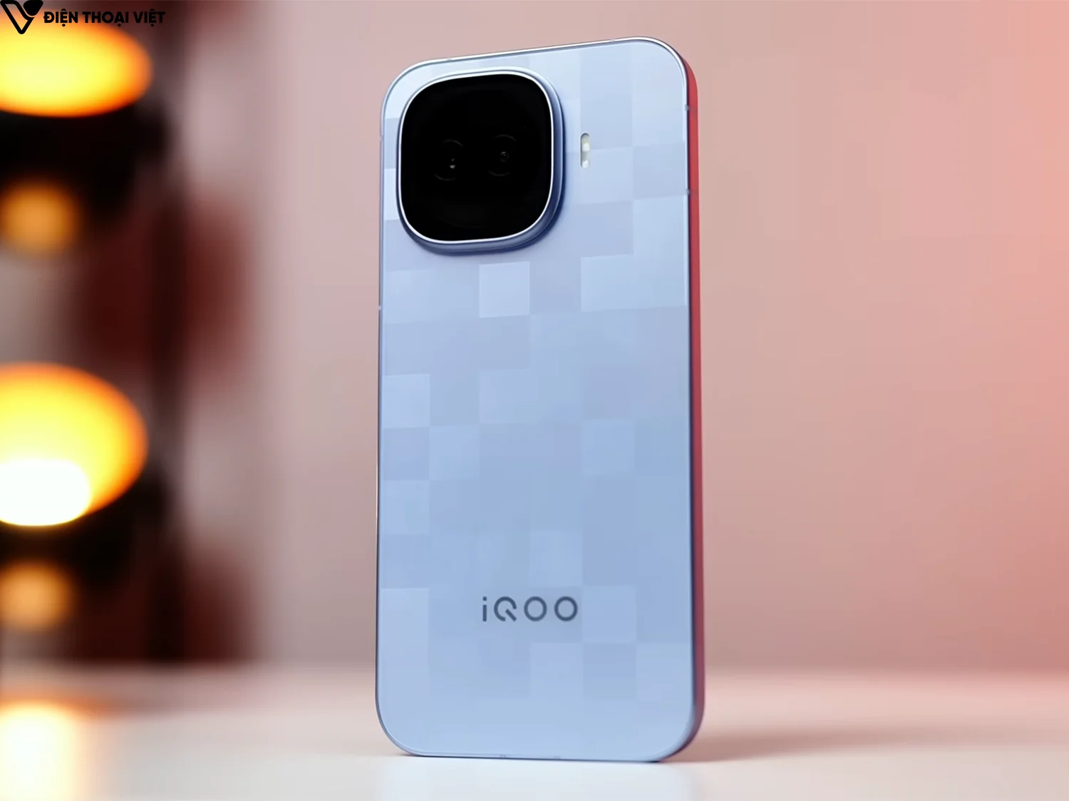 mo-hop-iqoo-15r-mat-lung