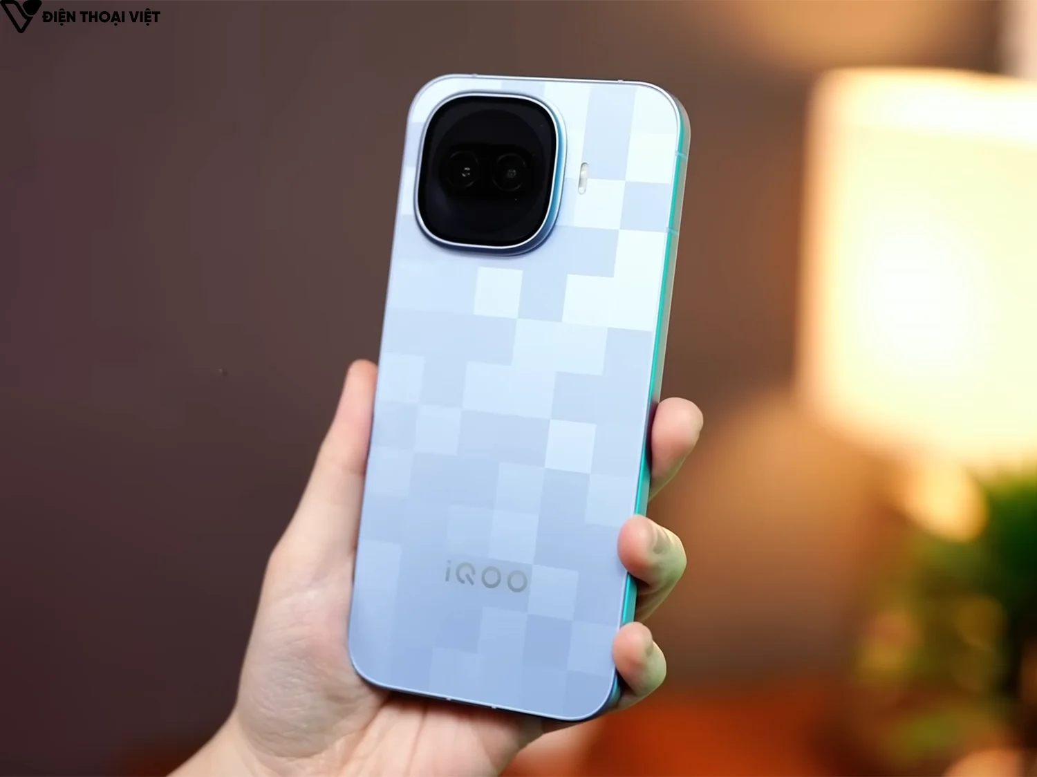 mo-hop-iqoo-15r-thiet-ke