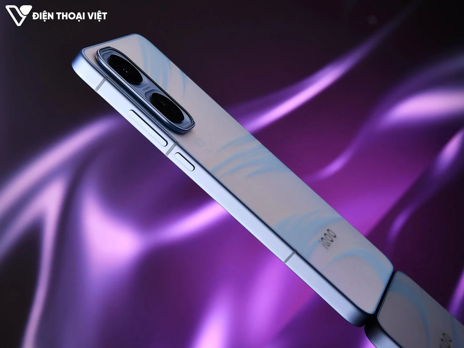 mo-hop-iqoo-neo-11-canh-phai