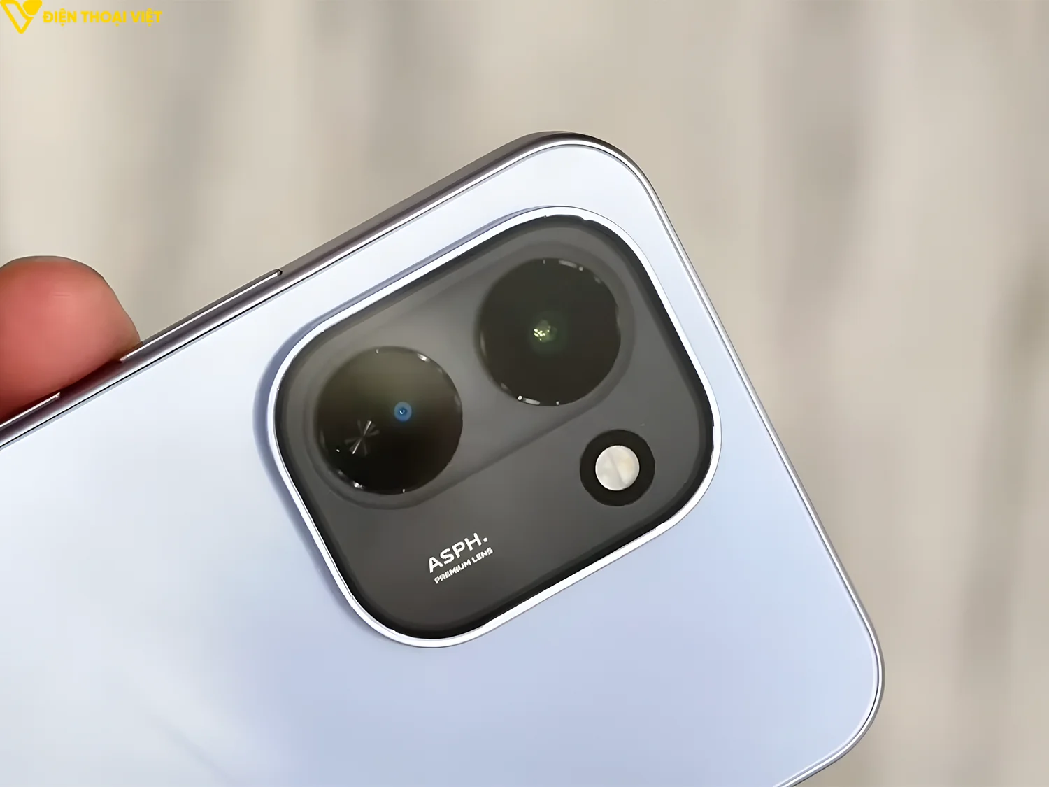 mo-hop-iqoo-z11-camera-sau