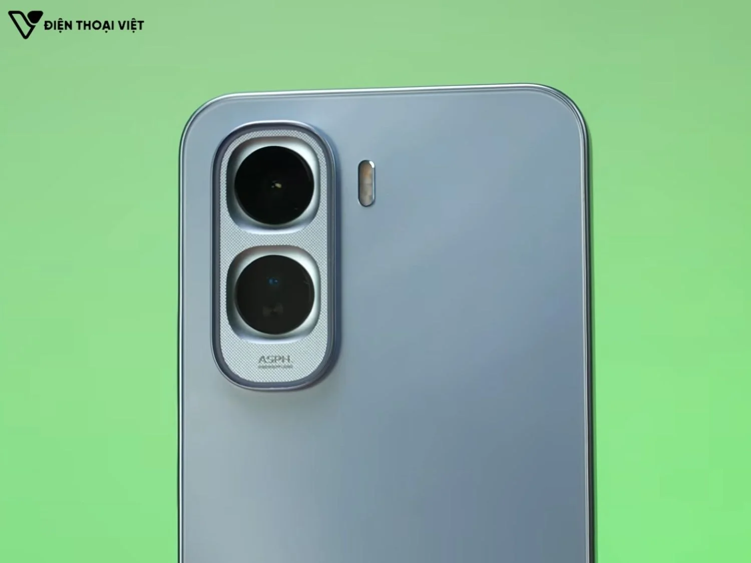 Cụm camera đặt trong khối chữ nhật bo góc