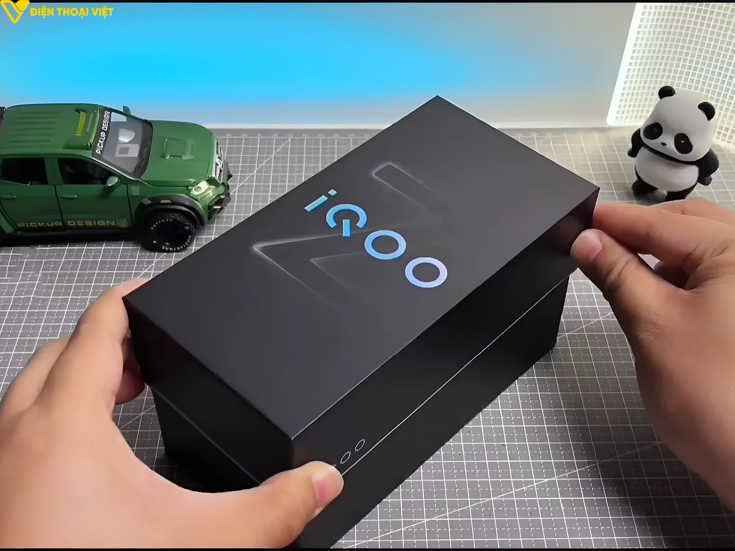 mo-hop-iqoo-z11-hop-dung