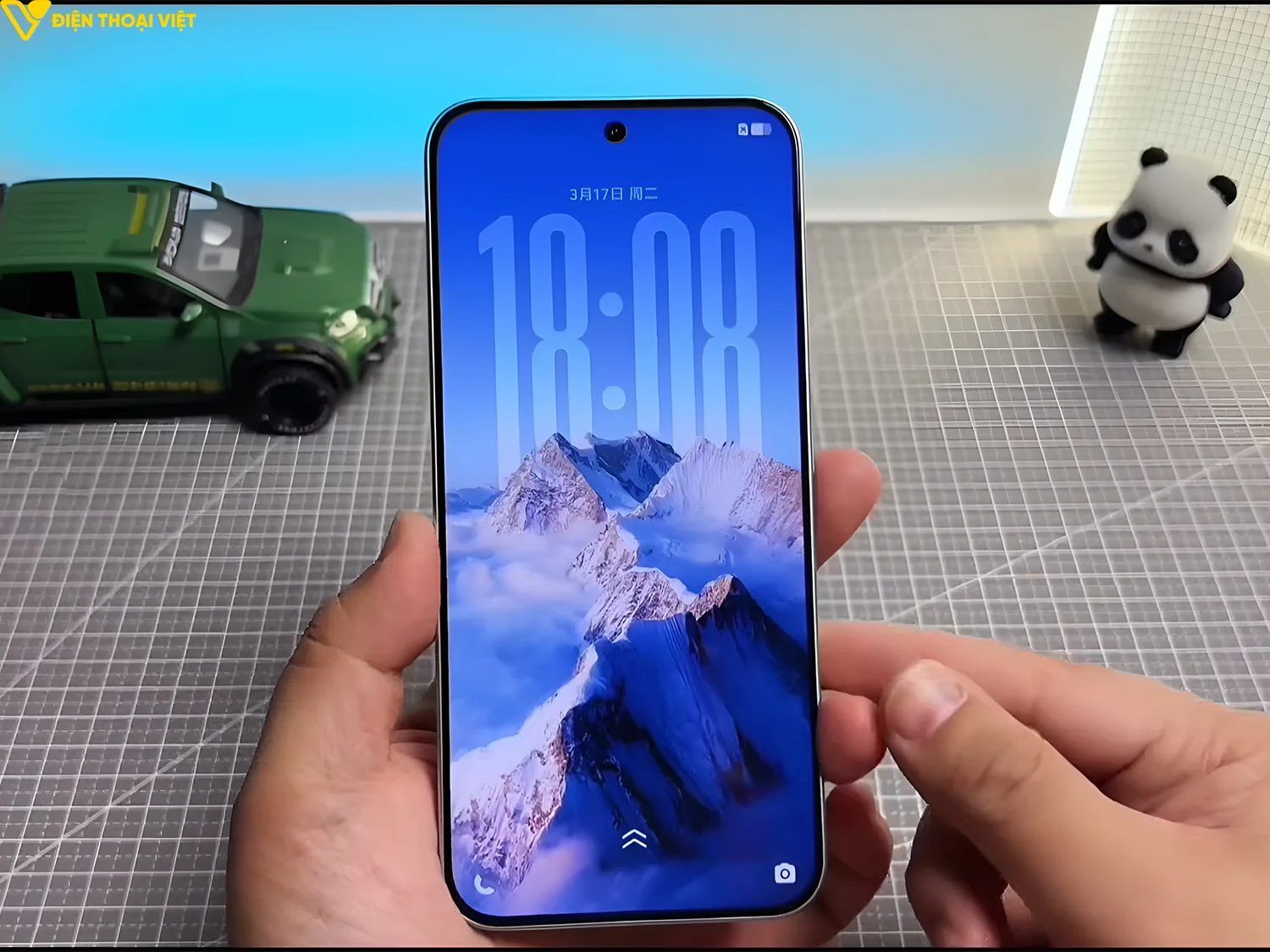 mo-hop-iqoo-z11-man-hinh