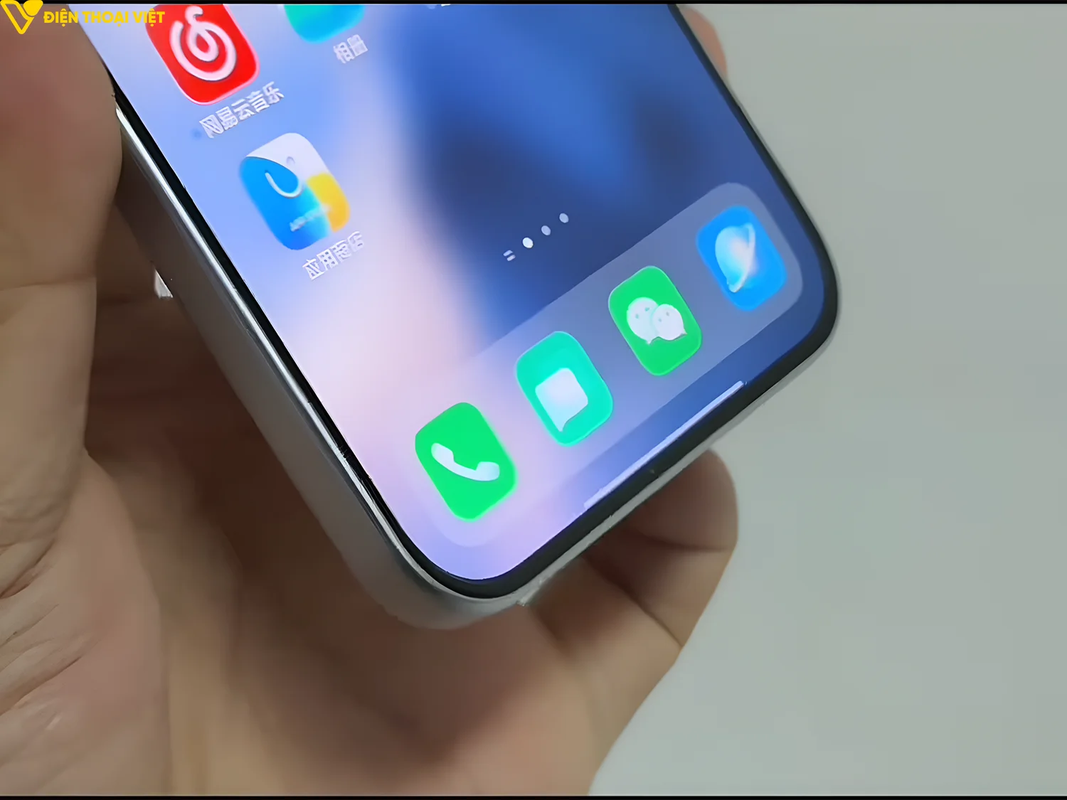 mo-hop-iqoo-z11-vien-man-hinh