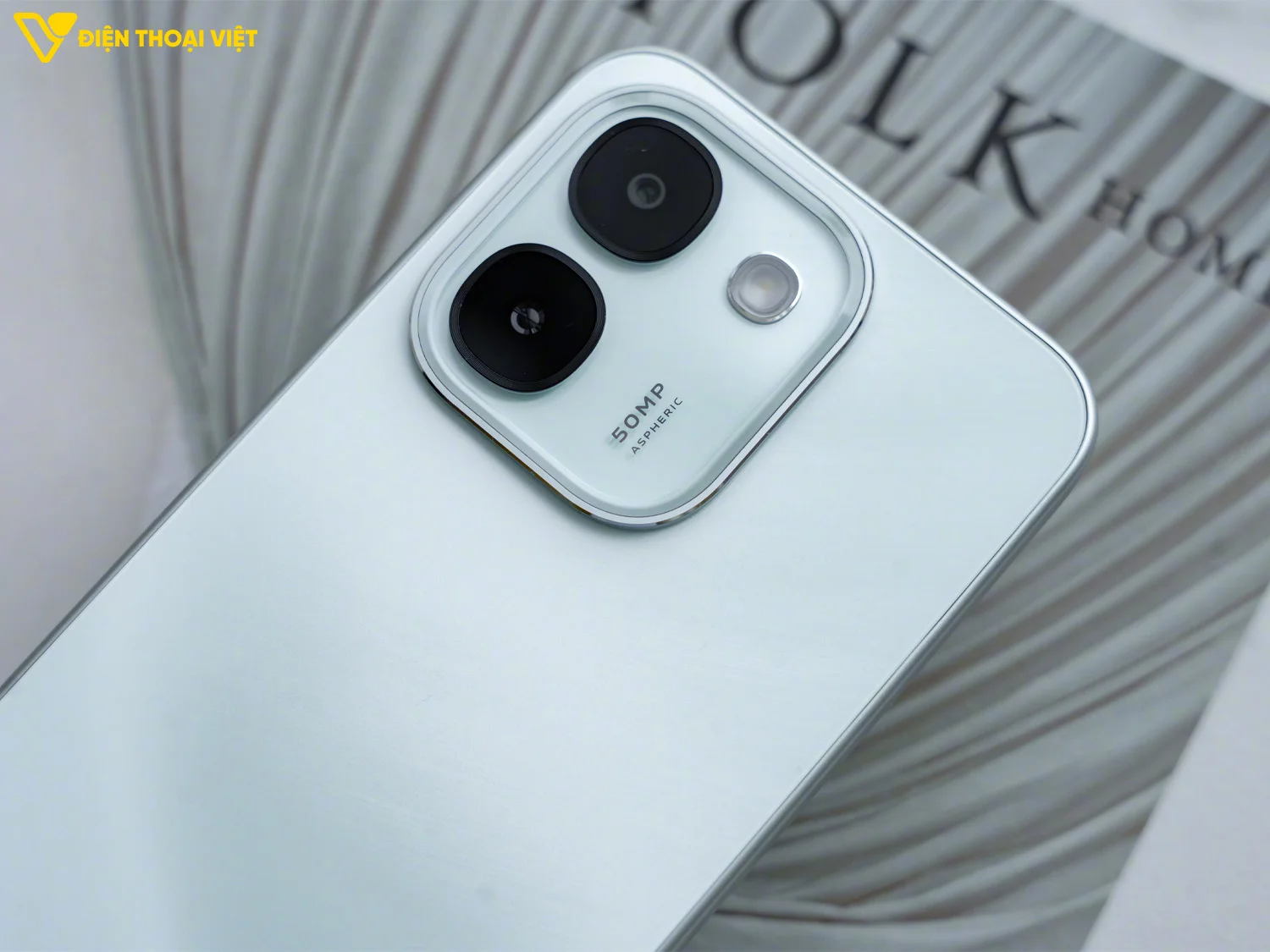 iQOO Z11S có camera chính 50MP và camera selfie 8MP