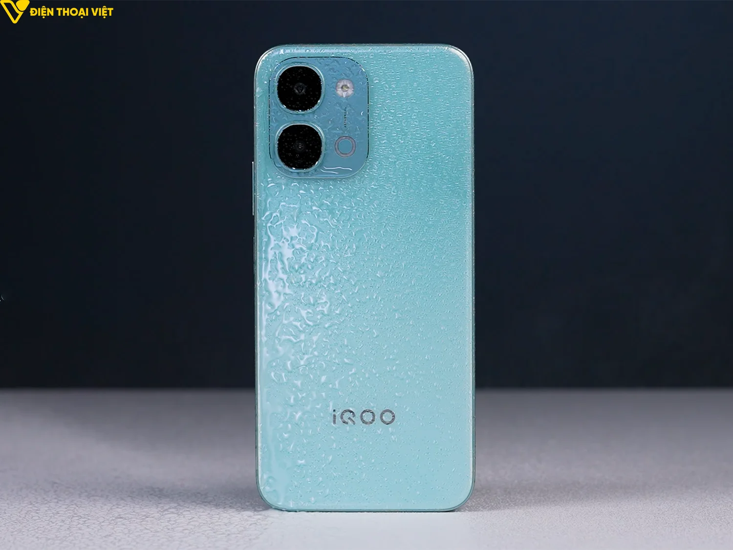 mo-hop-iqoo-z11x-chong-nuoc