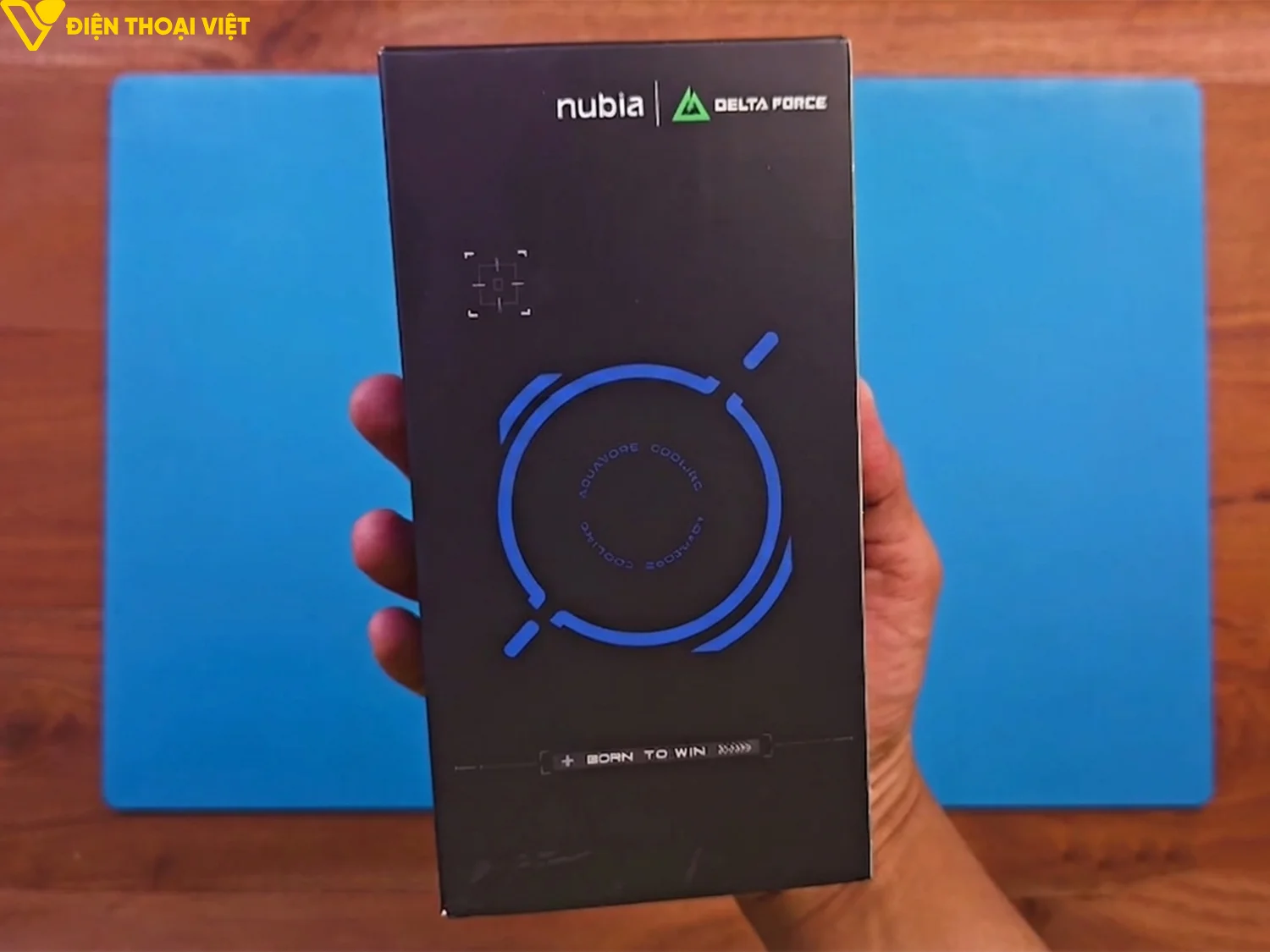 Vỏ hộp đựng mang phong cách thiết kế đậm chất gaming