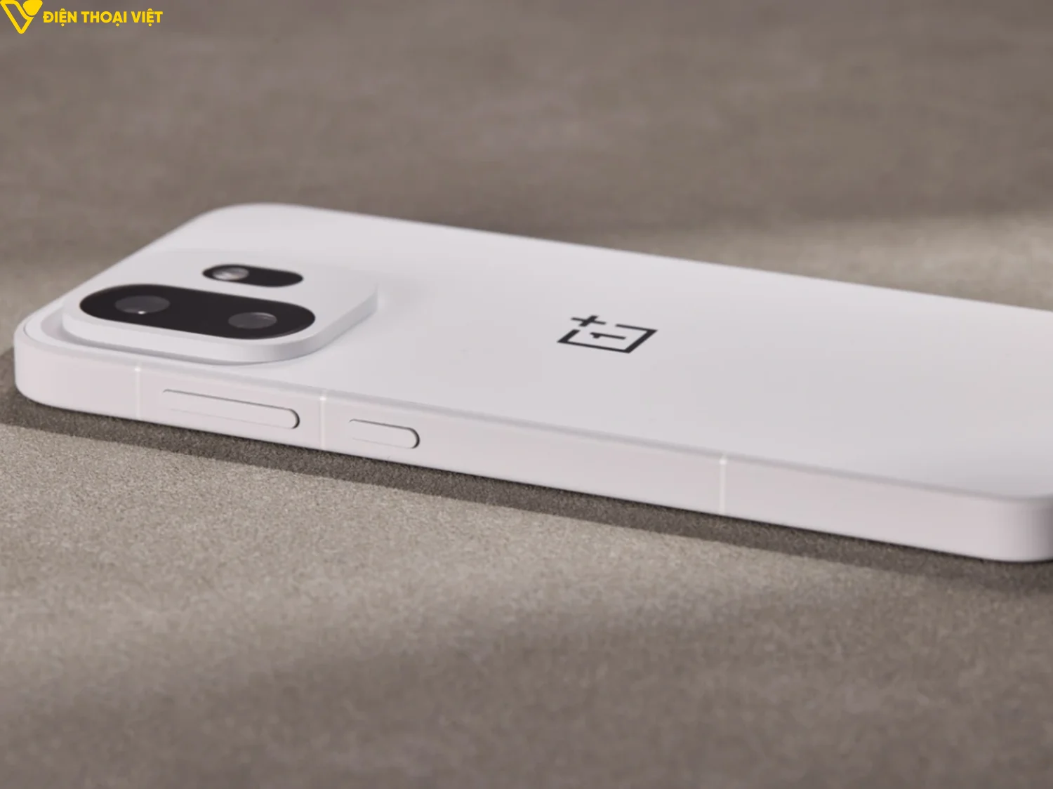 mo-hop-oneplus-15t-canh-phai