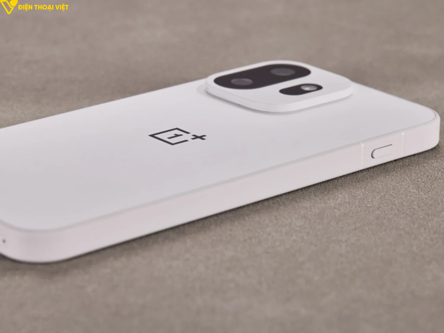 mo-hop-oneplus-15t-canh-trai