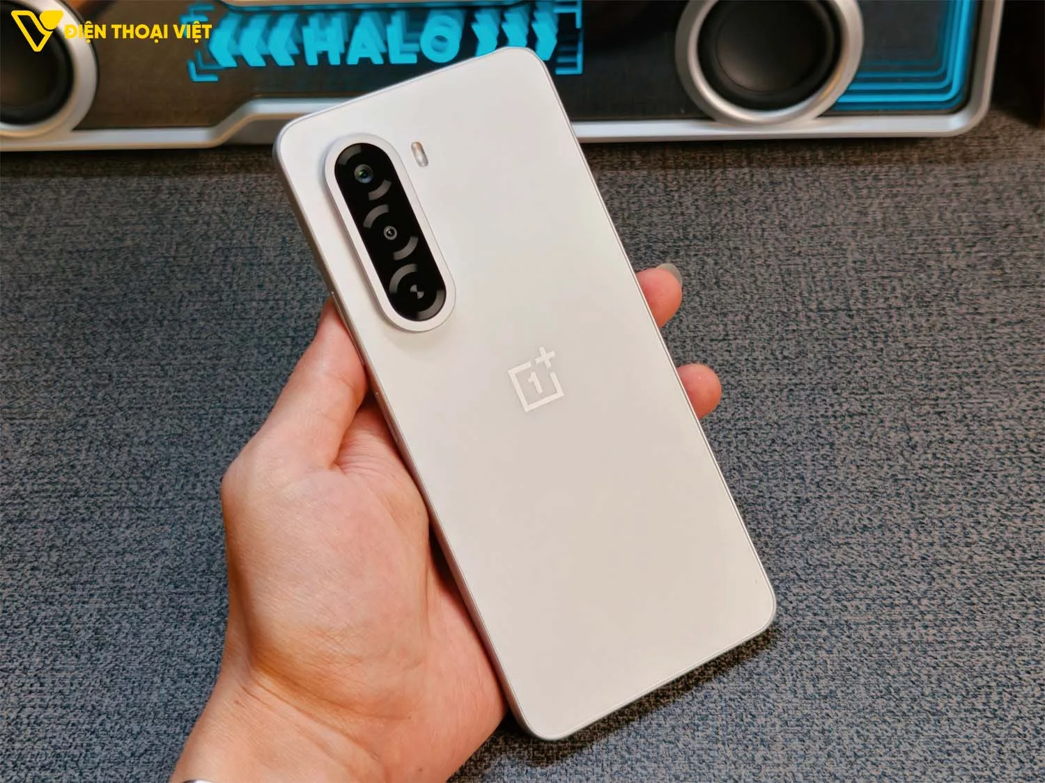 Thiết kế mặt sau OnePlus Turbo 6X