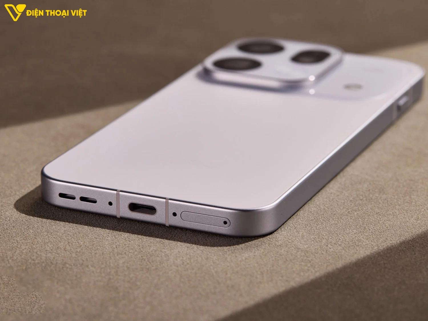 Cạnh dưới OPPO Find X9s Pro