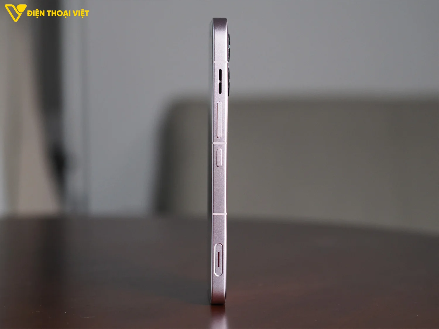 Cạnh phải OPPO K15 Pro Plus