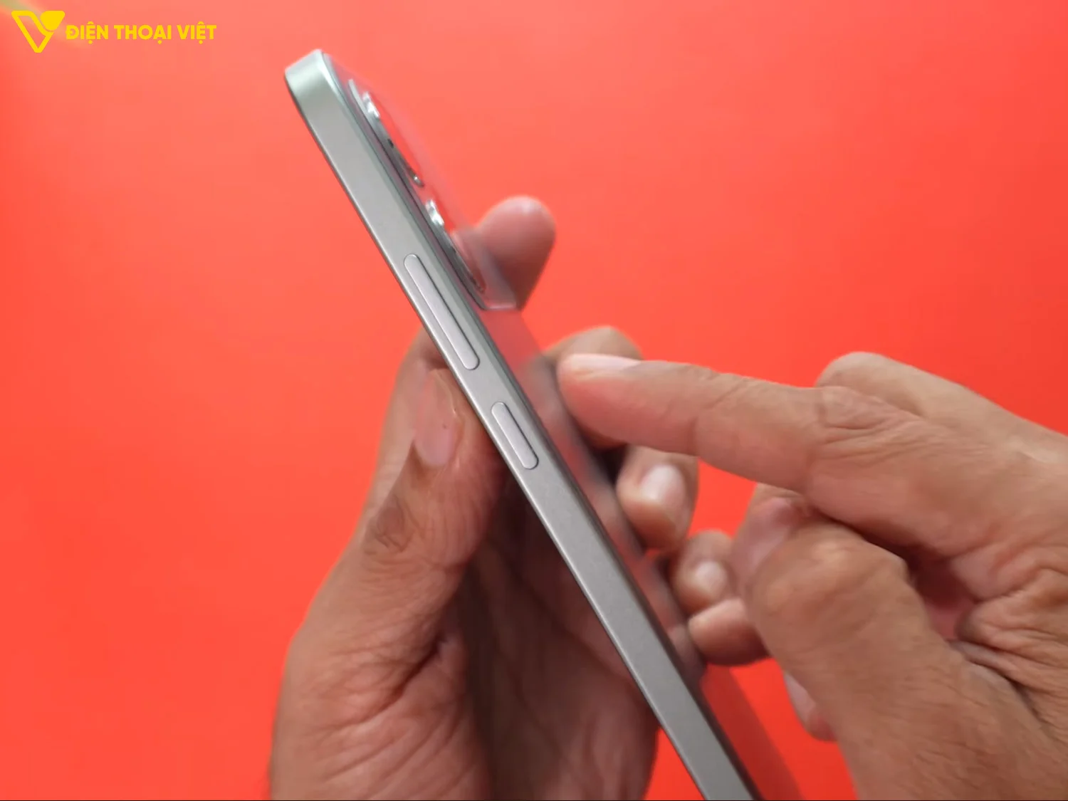 Thiết kế cạnh phải POCO M8 Power
