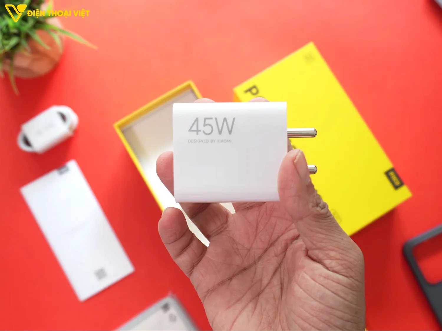 Phụ kiện đi kèm hộp đựng POCO M8 Power