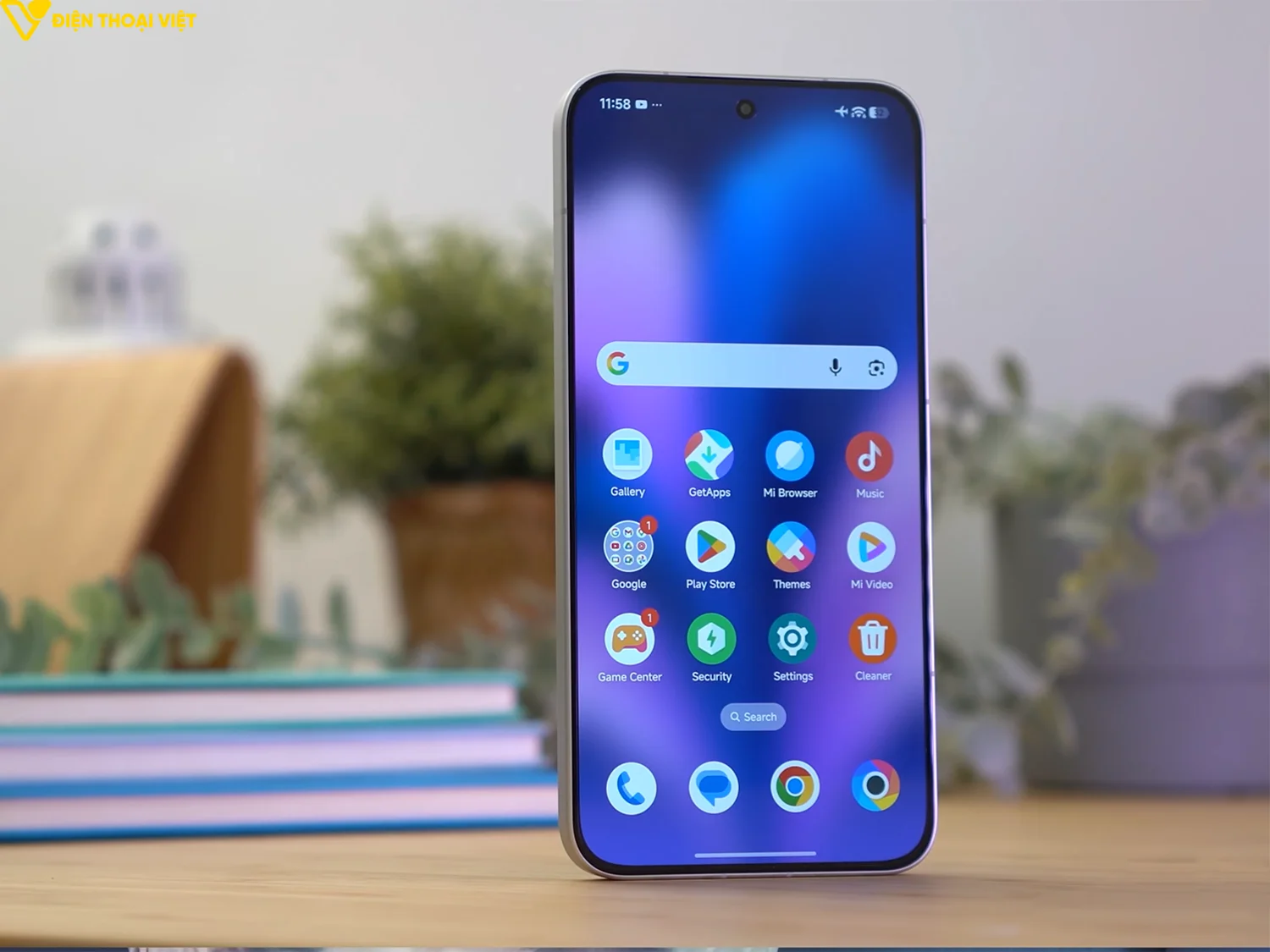 Màn hình 6.83 inch, viền mỏng tăng diện tích sử dụng