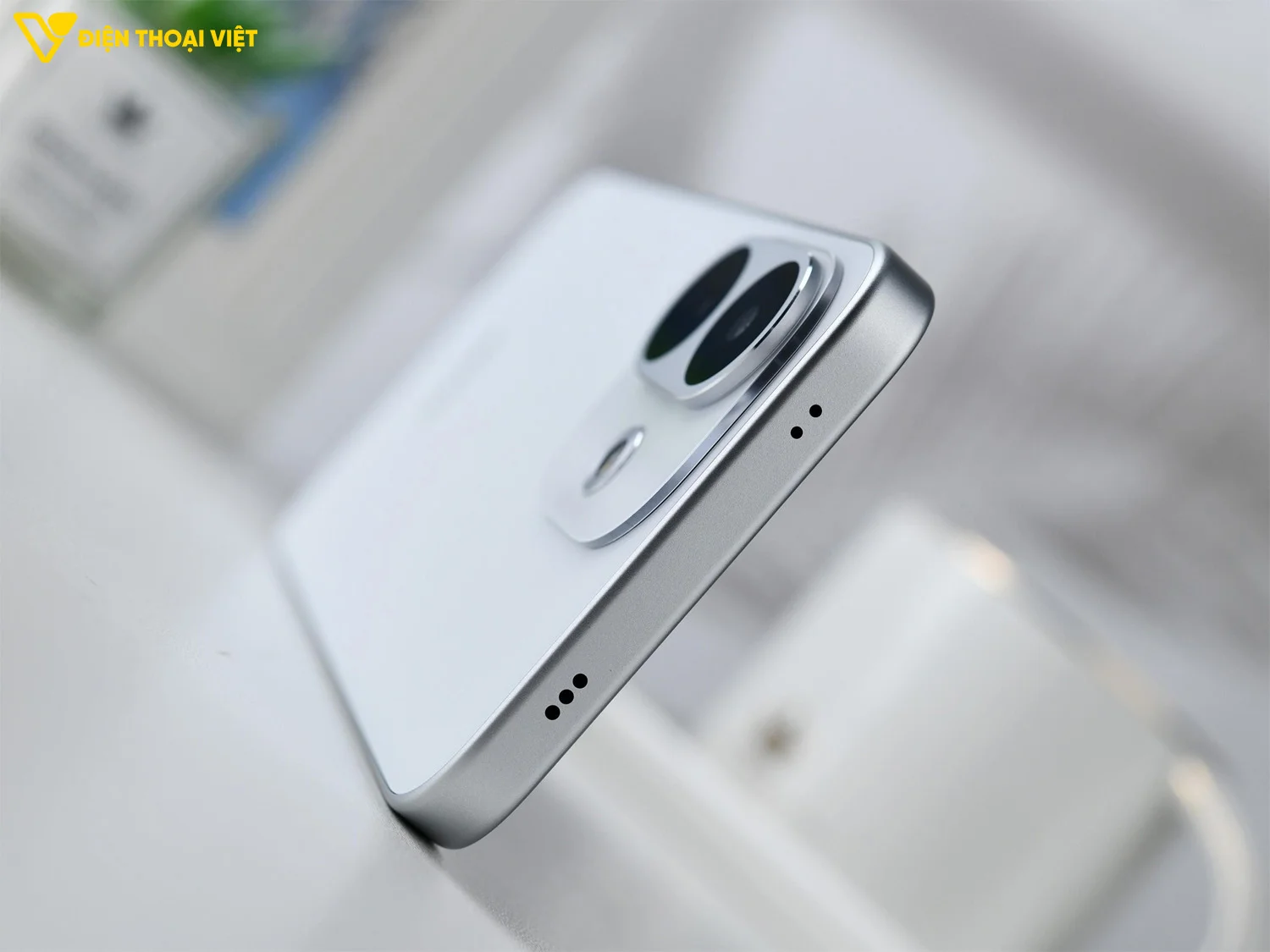 Cạnh trên REDMI Note 17 Pro