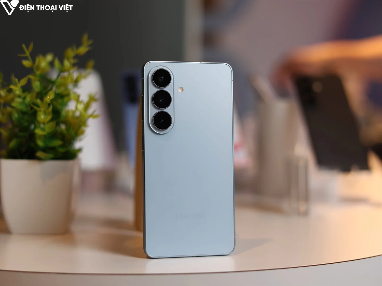 mo-hop-samsung-s26-mat-lung