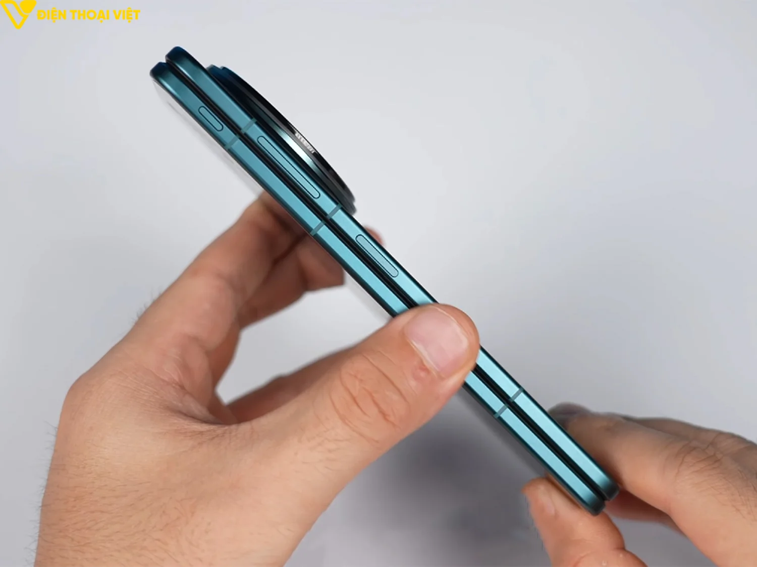 Cạnh bên Vivo X Fold 6
