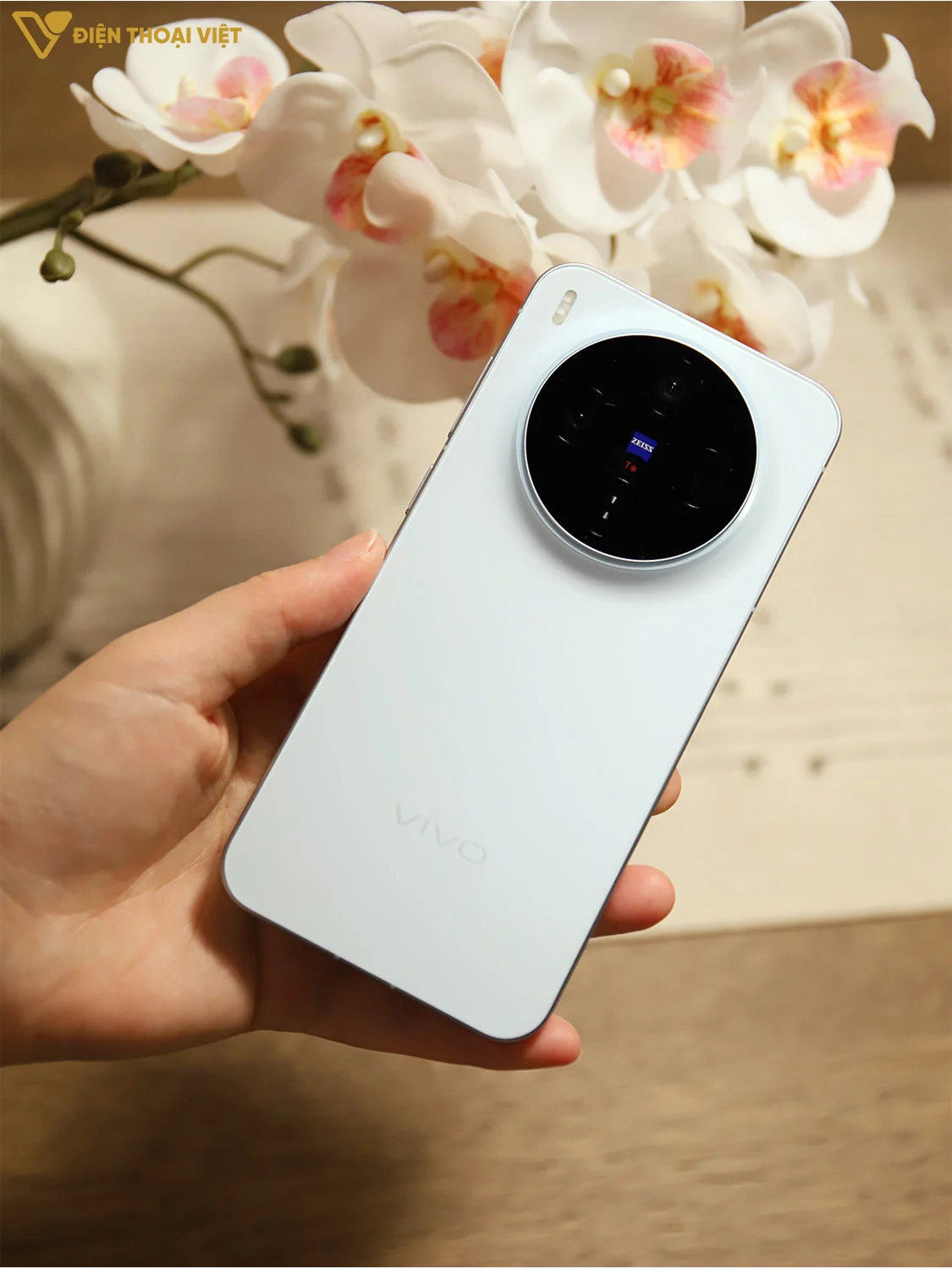 Thiết kế mặt lưng ít đổi mới