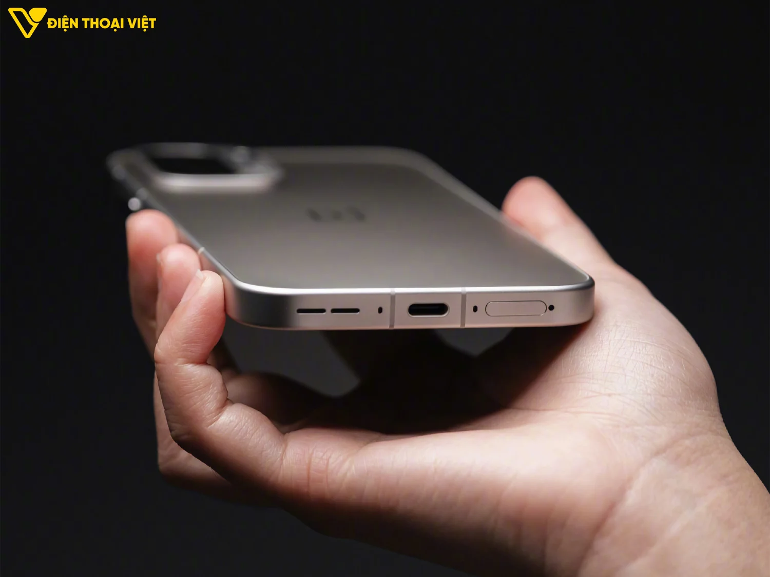 Cạnh dưới Vivo Y600 Pro