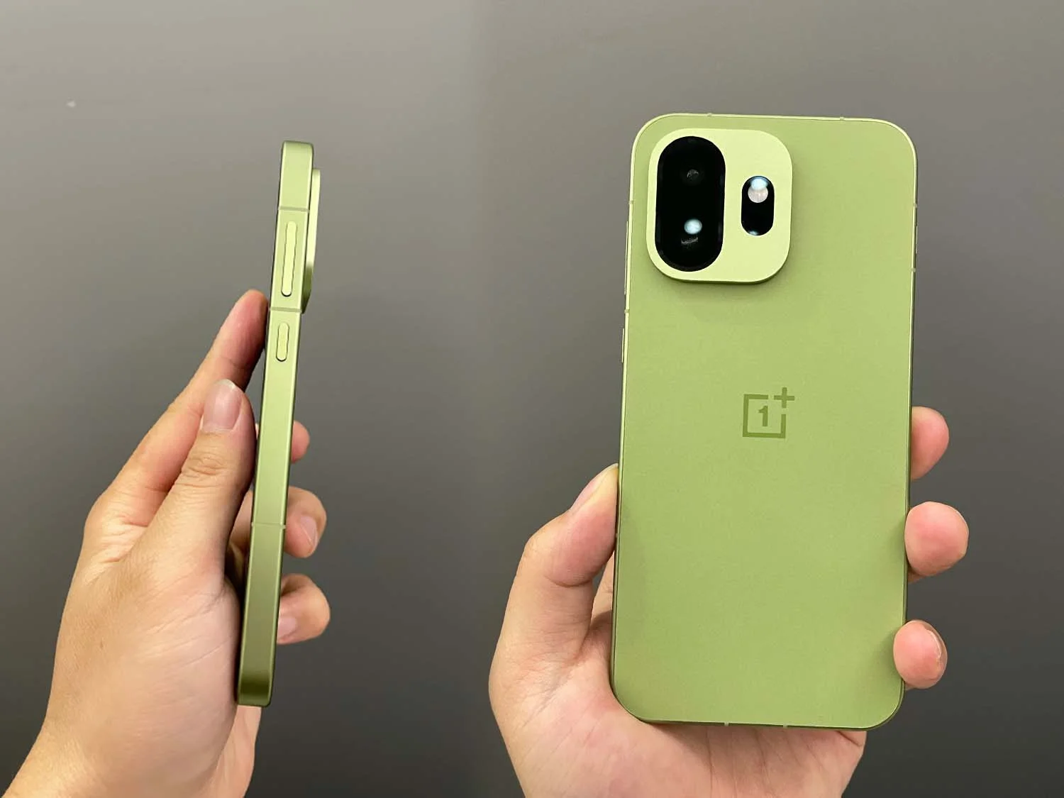 Thiết kế vuông vắn, tối giản, có IP68/IP69K