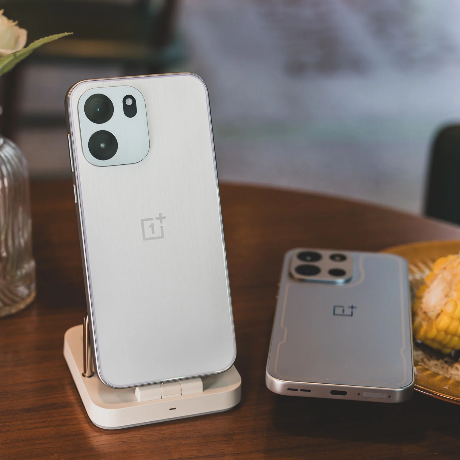 OnePlus Turbo 6V cùng cụm camera sau