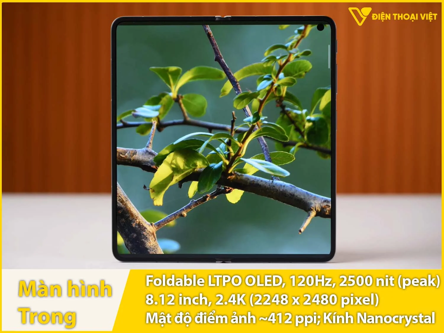 LTPO OLED 8,12 inch - 120Hz - 2500 nit
