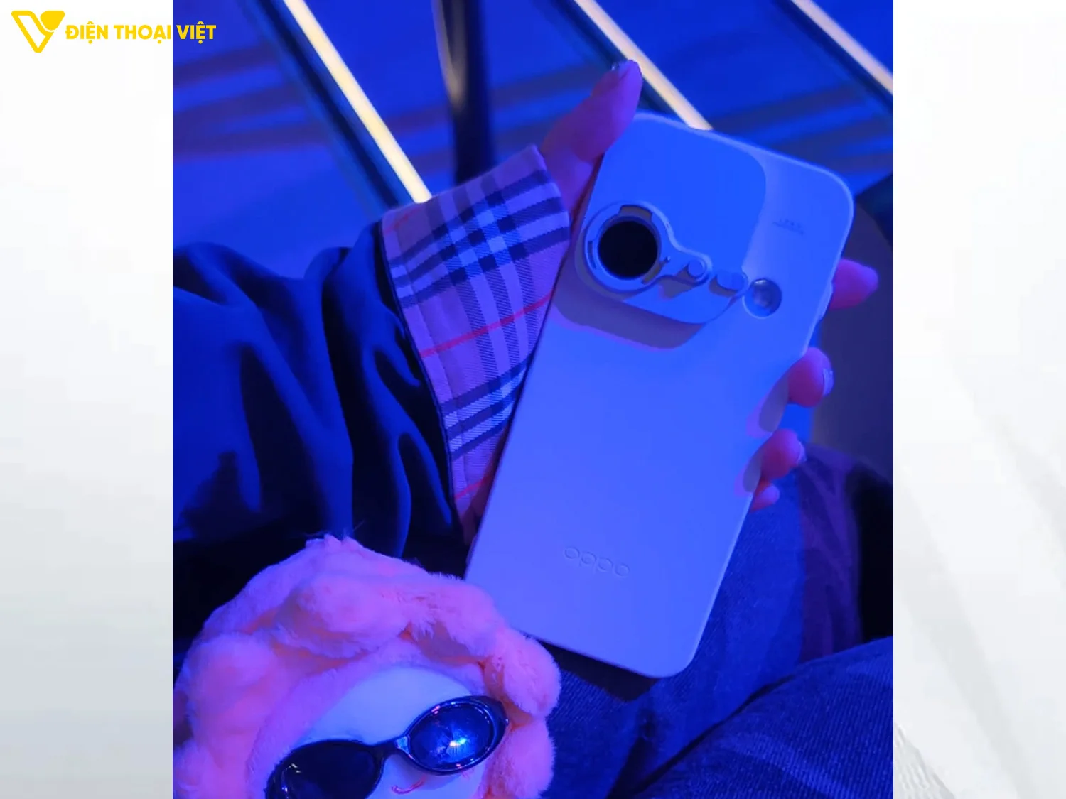 OPPO được đặt trong một lớp vỏ bảo vệ dày