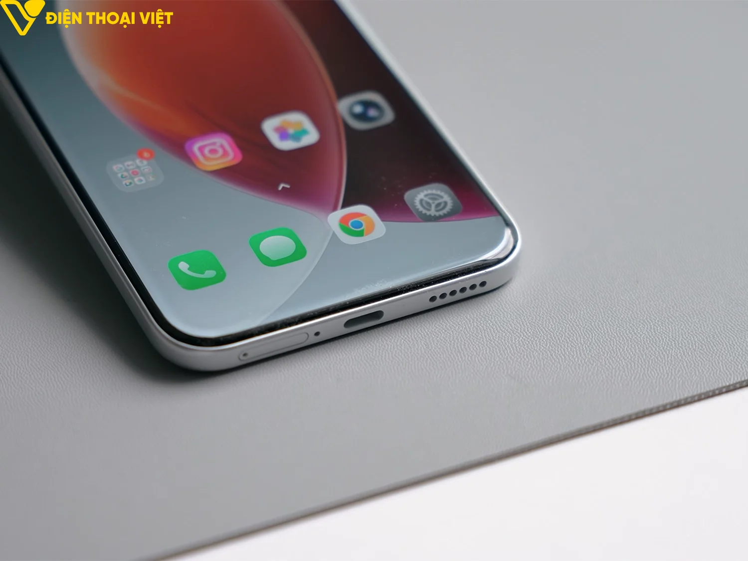 poco-m8-pro-canh-duoi