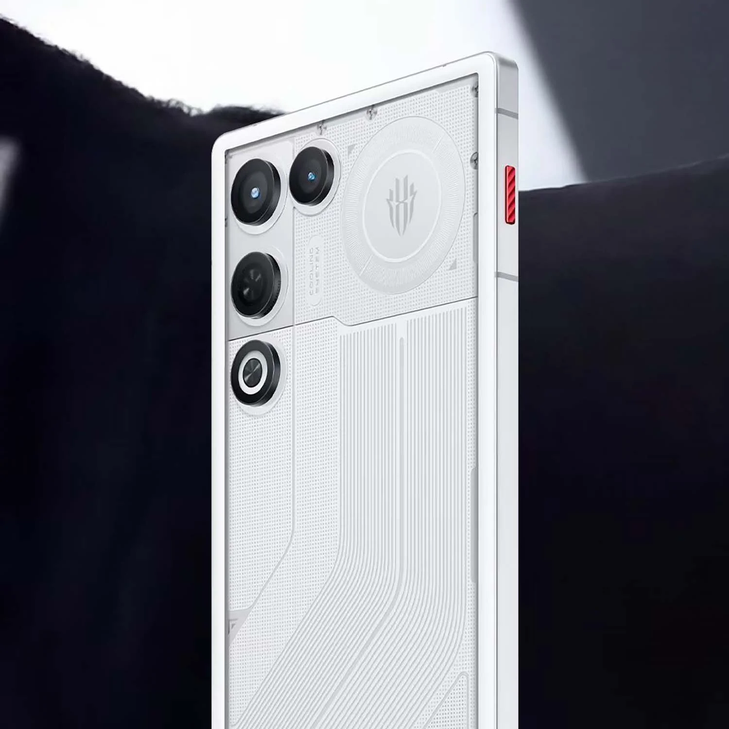 Camera chính 50MP & Selfie 16MP