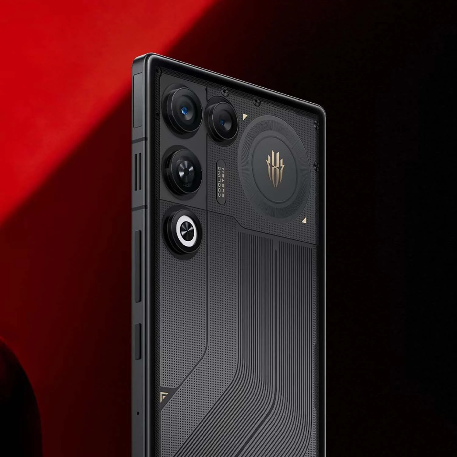 Pin 6700mAh & Sạc nhanh 80W