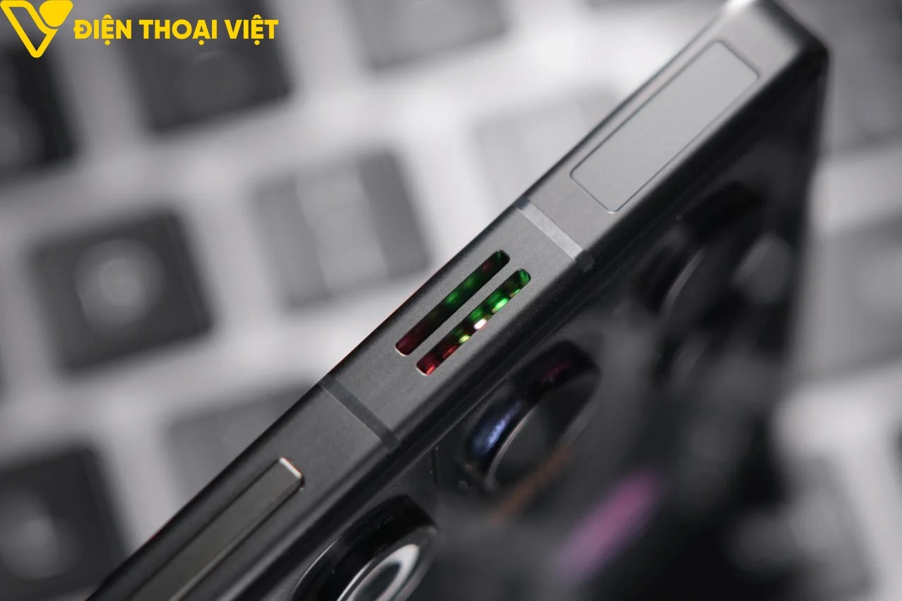 red-magic-11-air-canh-tren-2