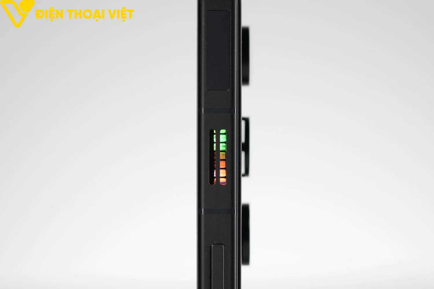 red-magic-11-air-quat-tan-nhiet