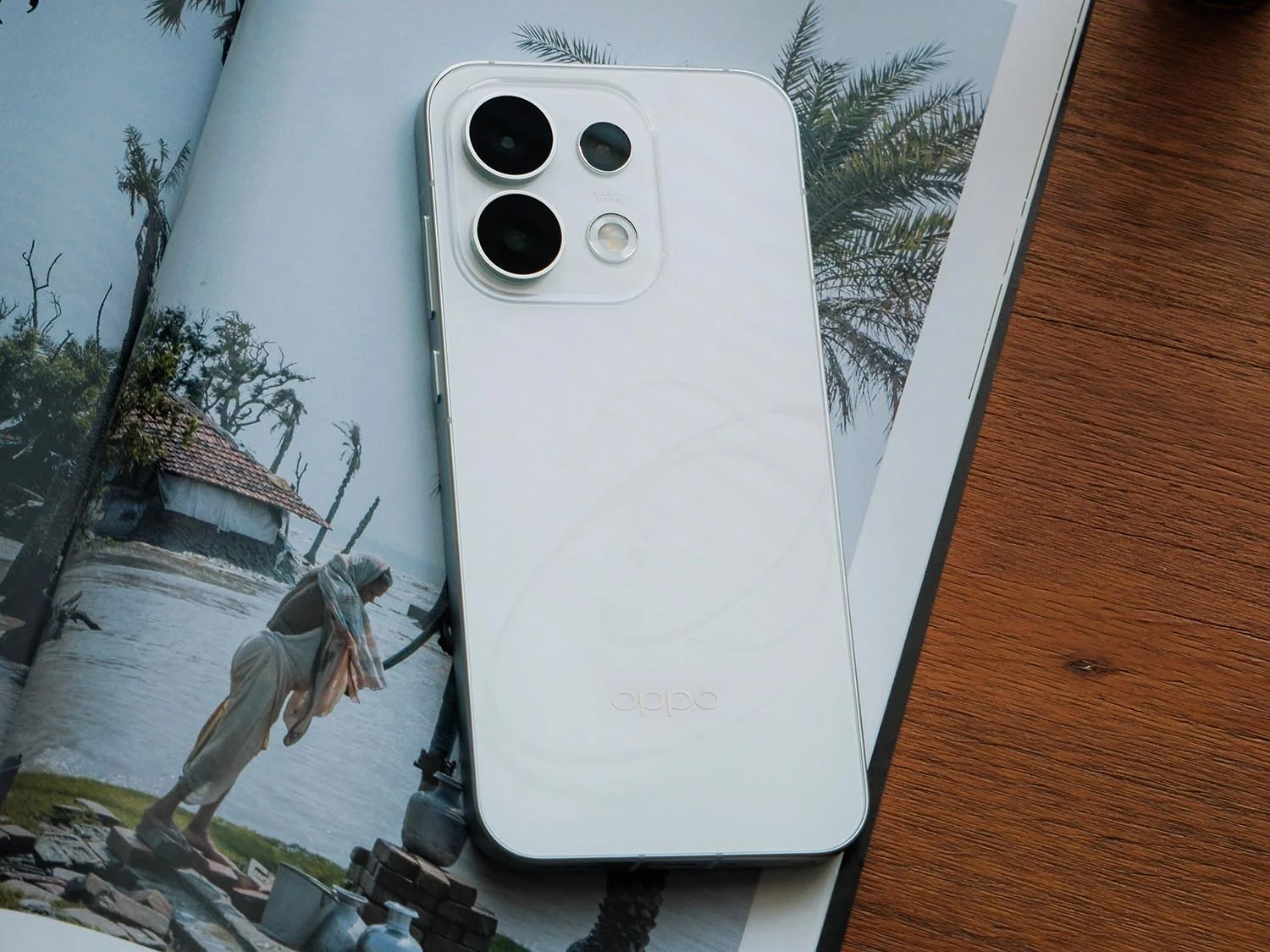 OPPO Reno16