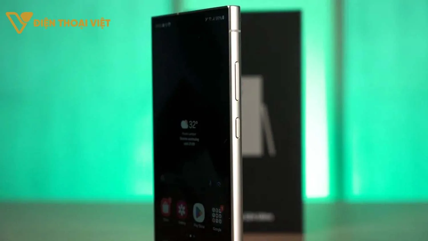 samsung-galaxy-s24-ultra-canh-phai