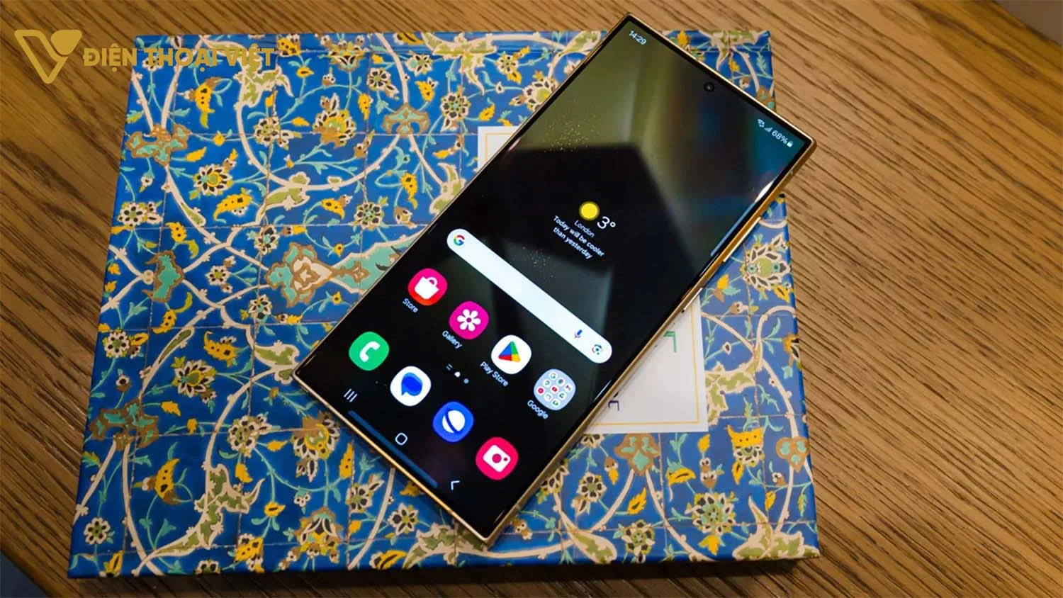 samsung-galaxy-s24-ultra-mat-truoc