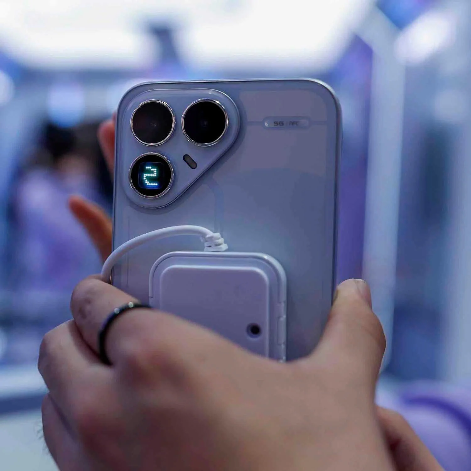 Camera chính 64MP & Selfie 16MP