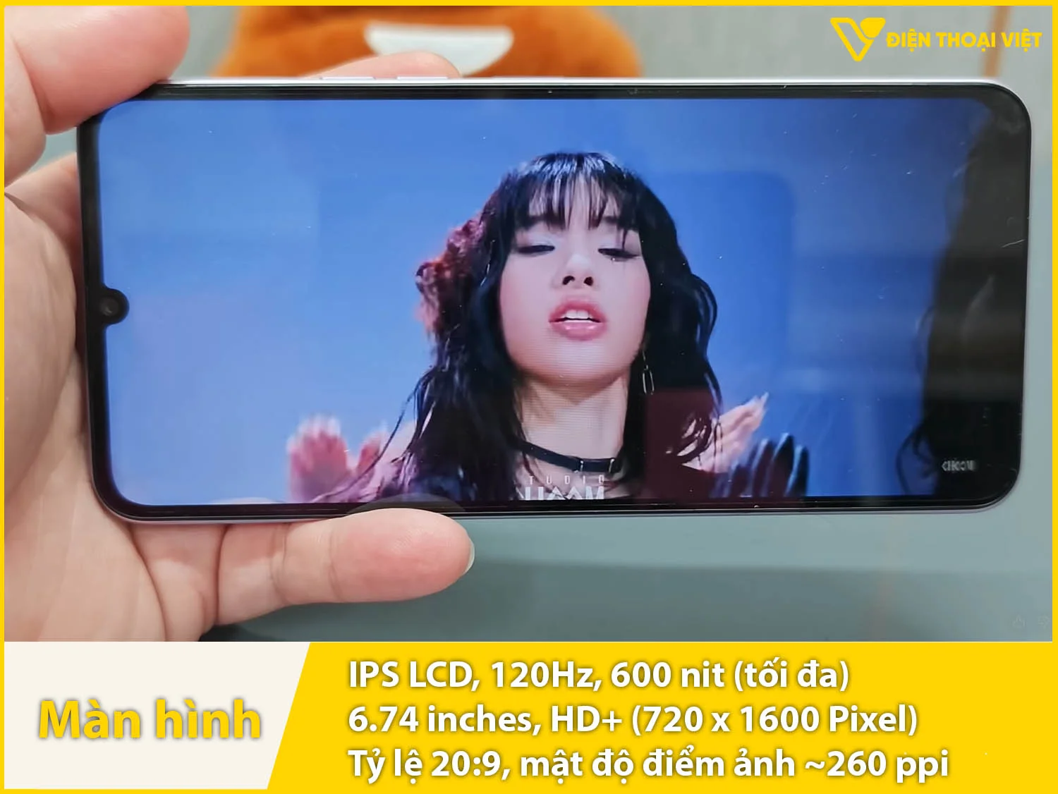 IPS LCD 6,74 inch - 120Hz - 600 nit