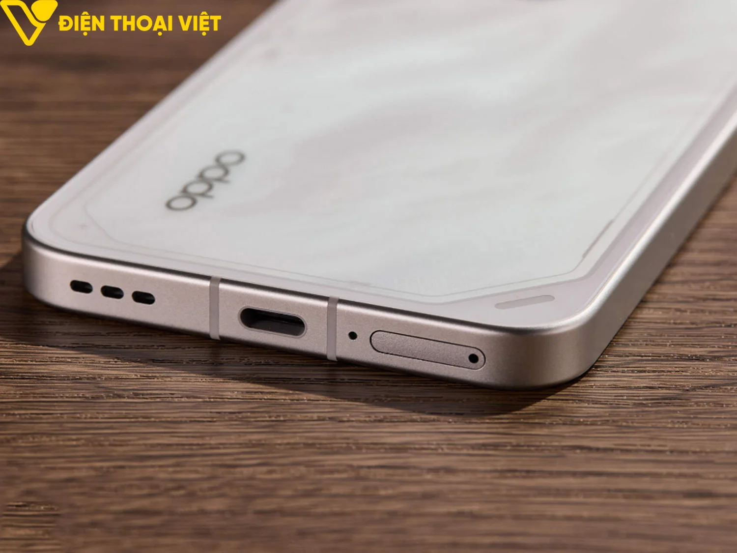 Thiết kế cạnh dưới của OPPO K15