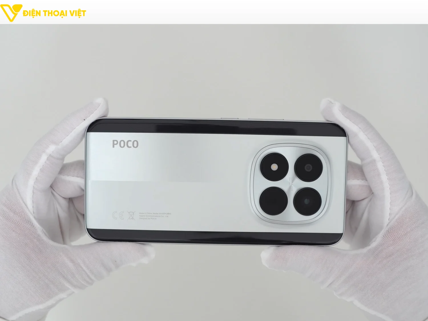 Mặt lưng viền kính mềm mại