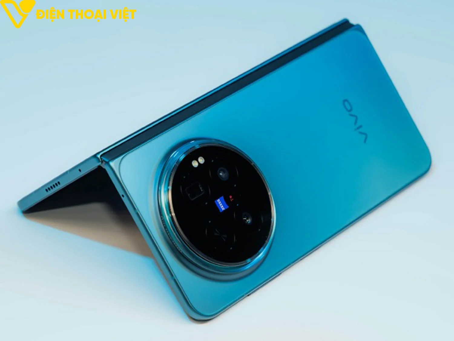 Thiết kế mặt lưng và khớp nối của Vivo X Fold 6