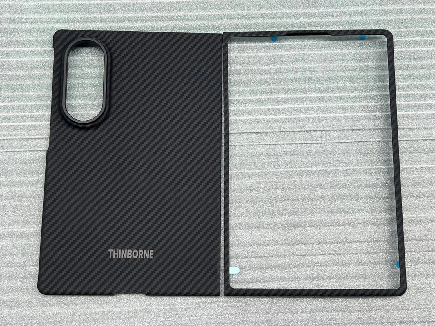 Rò rỉ ảnh ốp lưng Samsung Galaxy Z Fold 8 từ ​​nhà sản xuất Thinborne