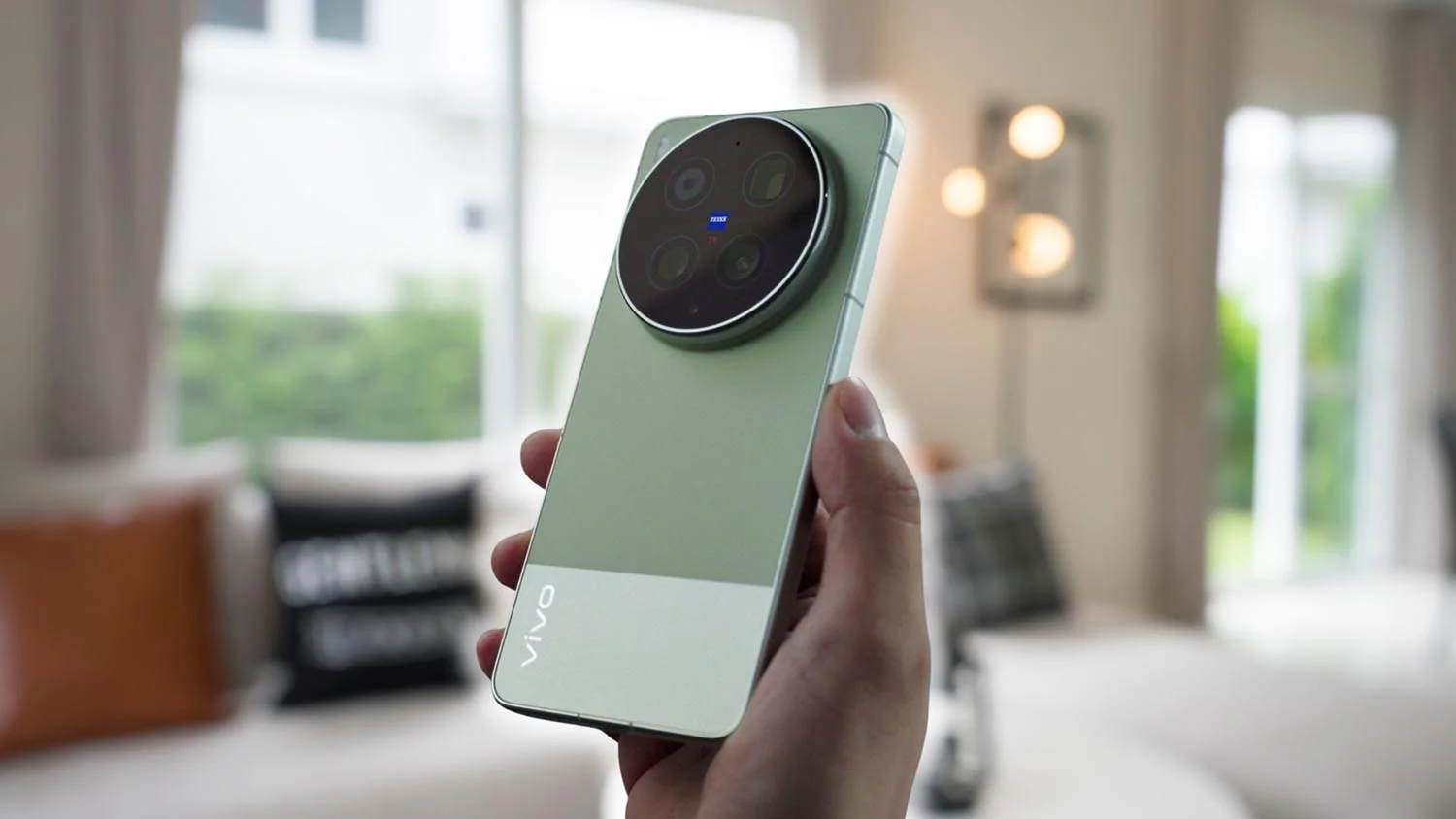 Top 1 điện thoại chụp ảnh đẹp Vivo X300 Ultra