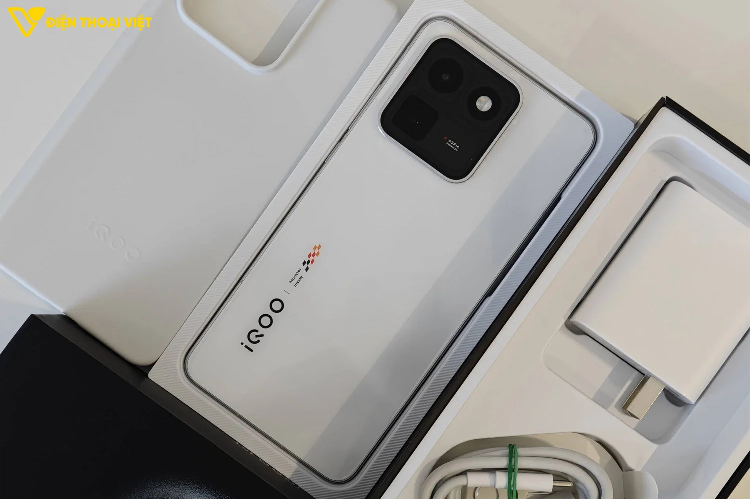 Top 5 điện thoại chip Snapdragon 8 Elite Gen 6: iQOO 16T (Ảnh tham khảo iQOO 15T)