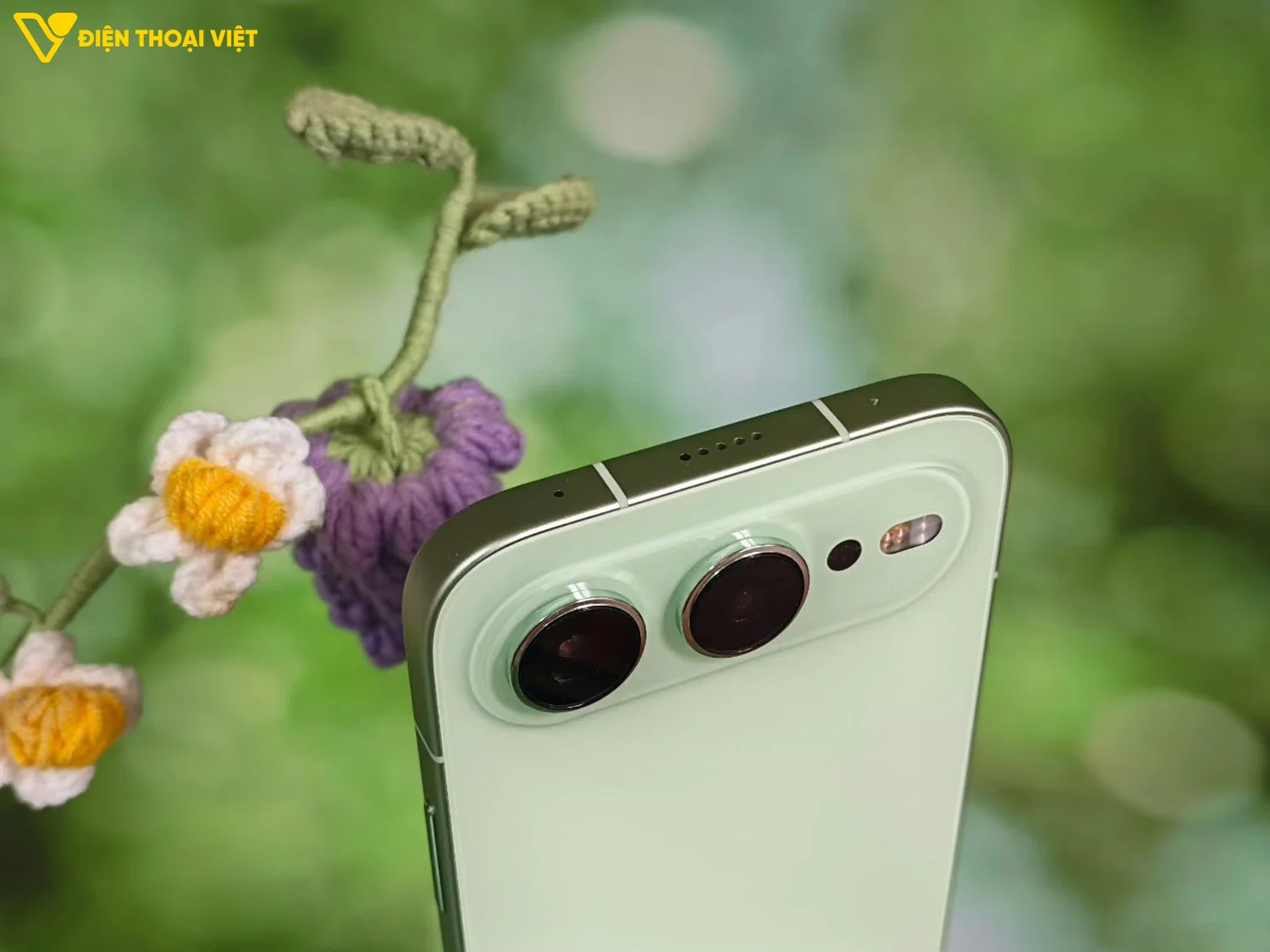 Cạnh trên Honor 600