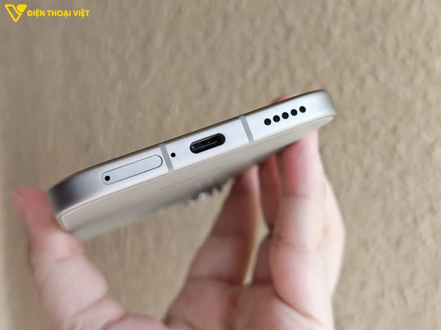 Thiết kế cạnh dưới Honor 600 Lite